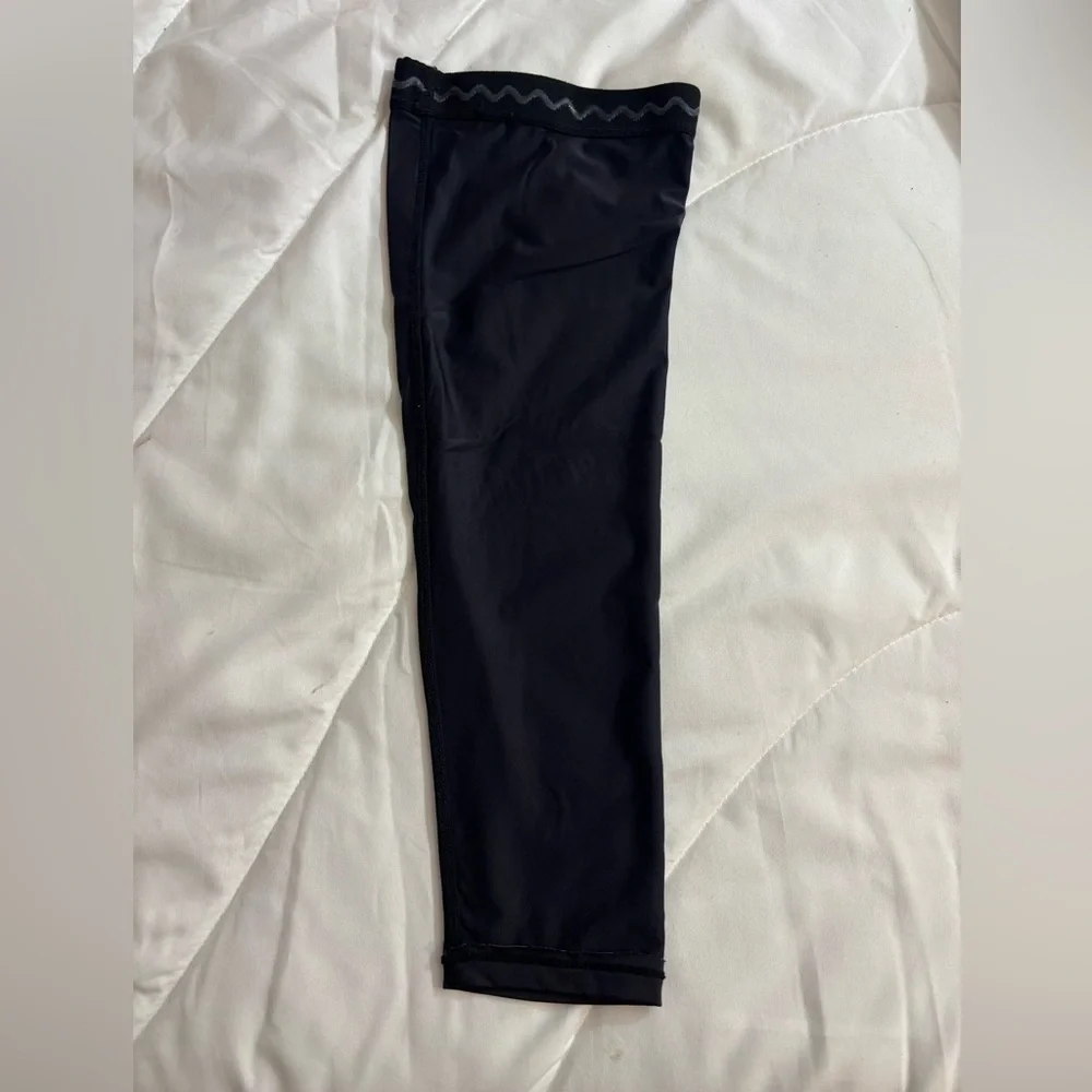 Black Basketball men’s one legged tights Leggings (no size tag) men’s large